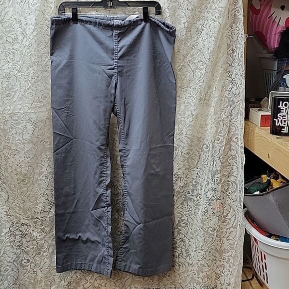 Bundle of 3 scrubs pants: Cherokee, Crest, & urbane, size XS. - Picture 8 of 12